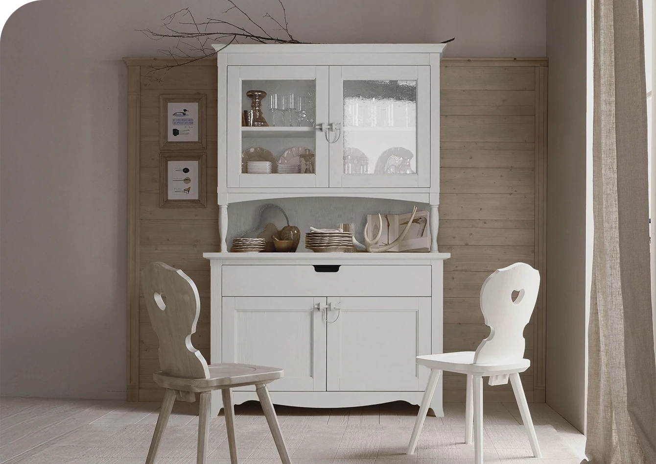 Credenza in legno bianca