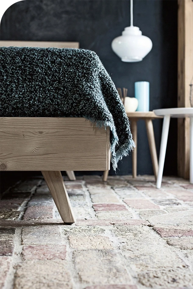 Particolare legno di abete con nodi, letto FADA singolo