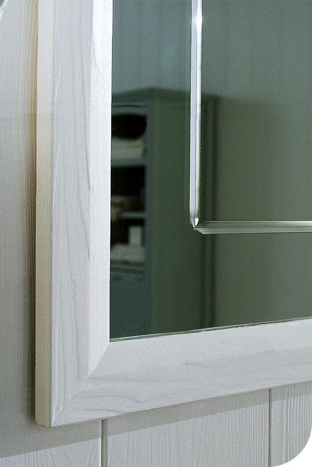Dettaglio specchiera bagno